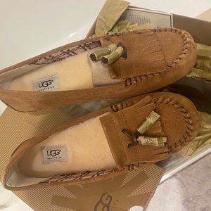 UGG SLIPPERS WOMENS